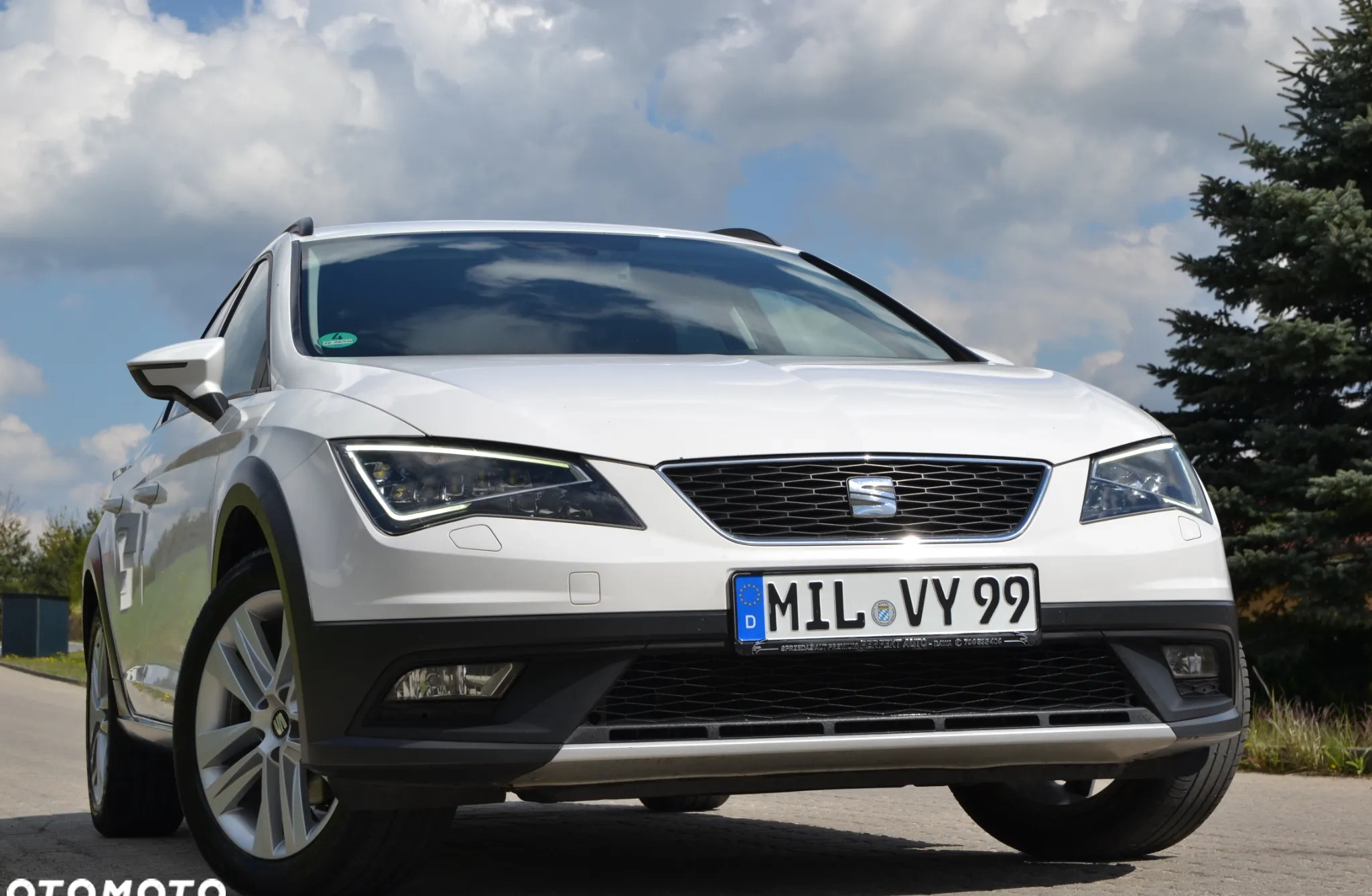 Seat Leon cena 58800 przebieg: 135404, rok produkcji 2015 z Iława małe 781